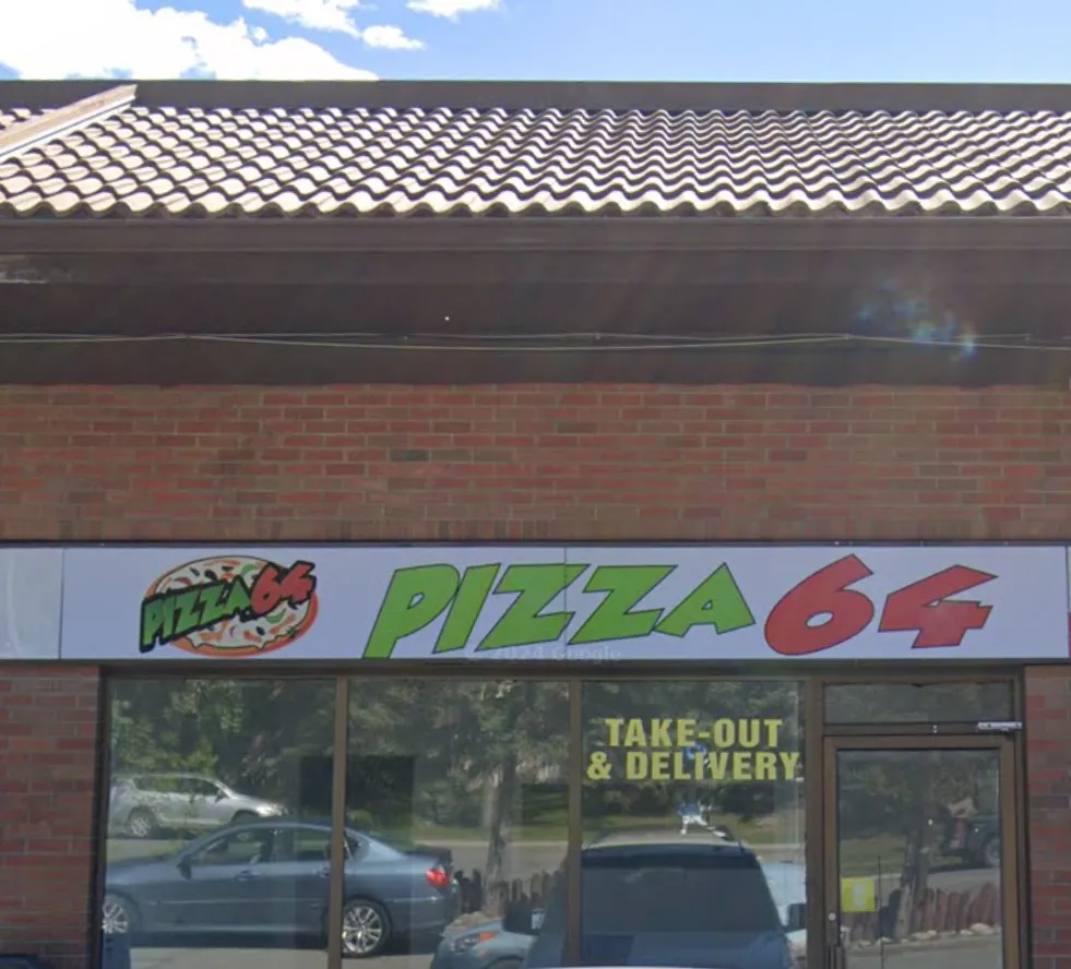 Tandoori Chicken Pizza at Pizza 64 Temple